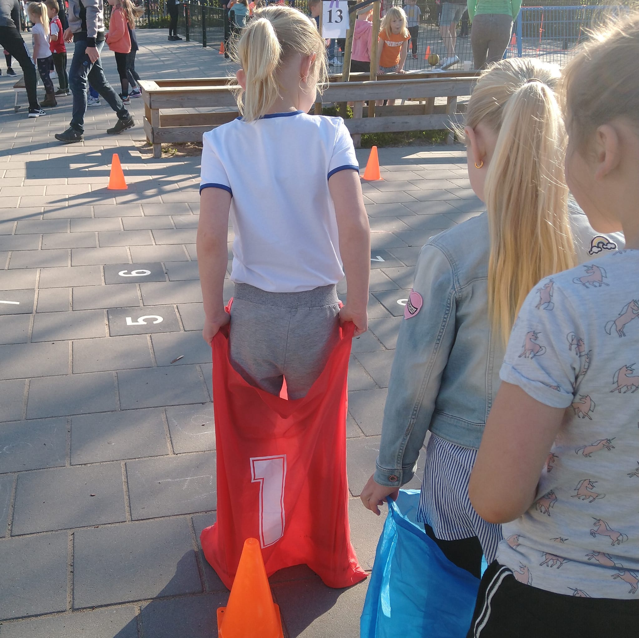 Een zonnige sportdag voor de groepen 1 t/m 3! ☀️🏋🏻‍♂️🏆