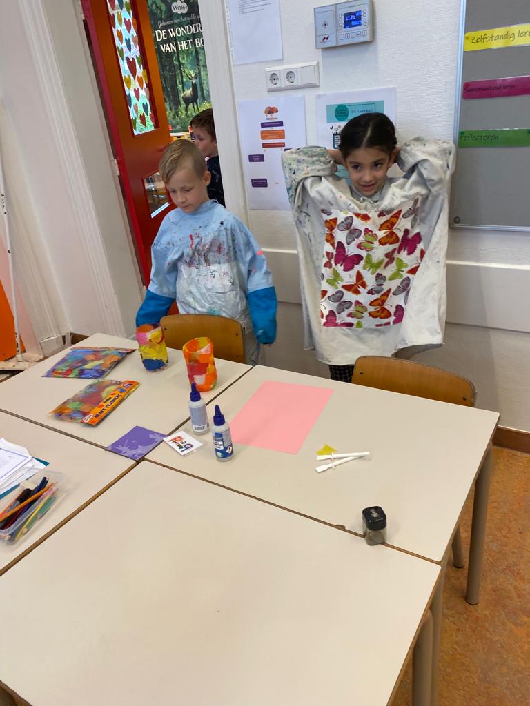 Lampionnen maken in groep 4 🤩🦉