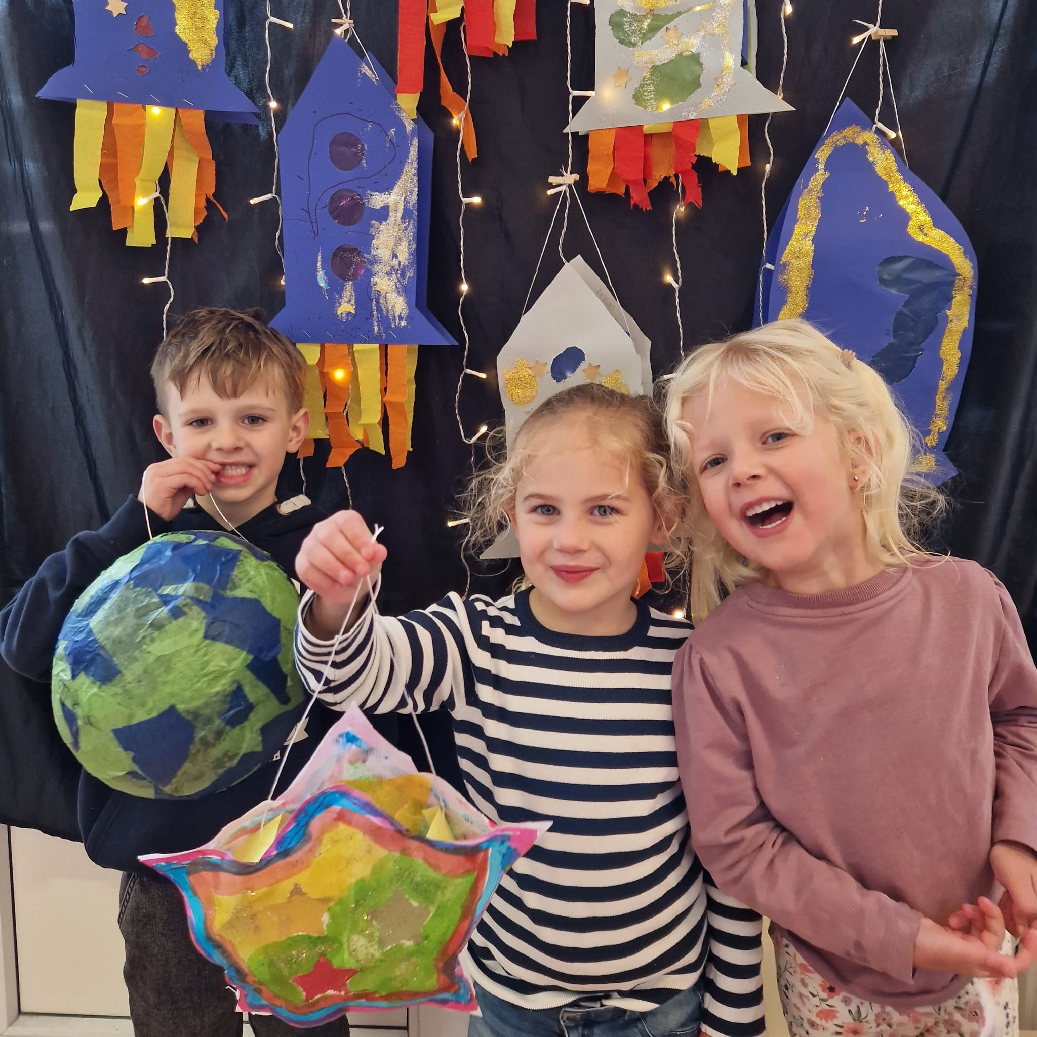 Lampionnen bij de kleuters ☀️🔥⭐️🚀