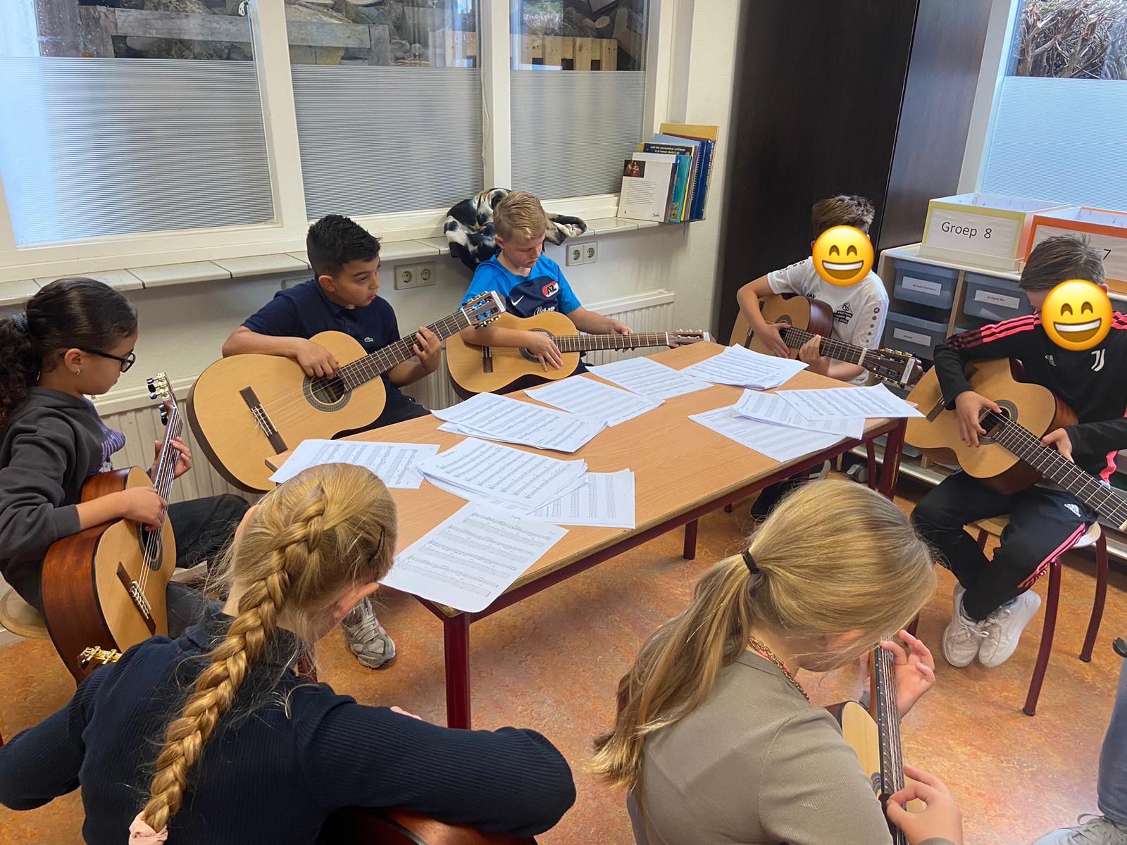 Muziekles in de groepen 6  🎸🎹