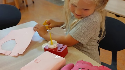 Thema kleurenmonster bij de kleuters π