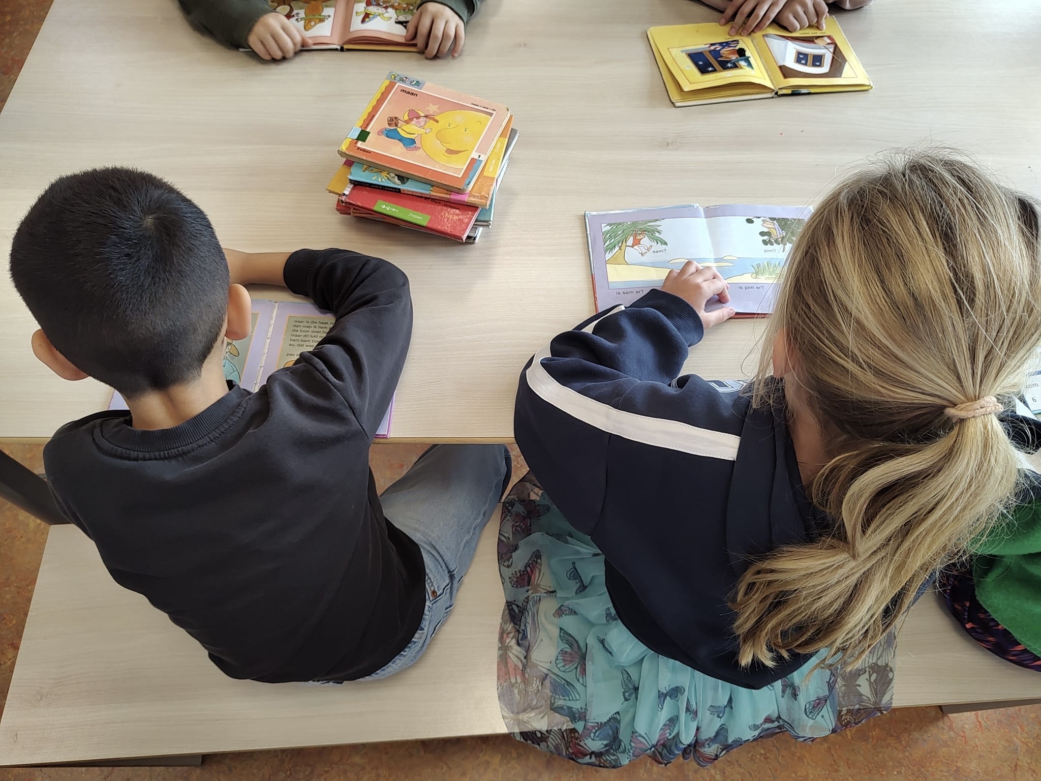 Groep 3 leest boekjes! 📚🤩🔤